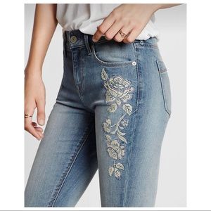NWT | Express Embroidered Mid-Rise Legging Jean